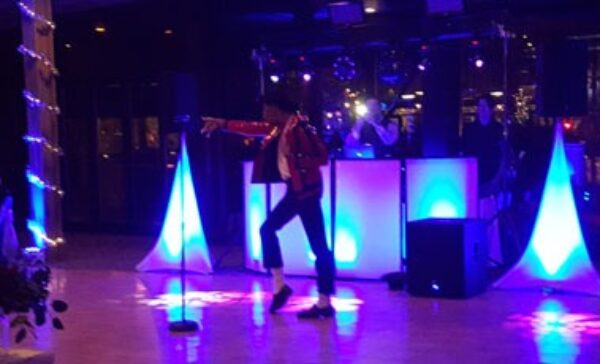 Michael Jackson tribute artist Ed Hollis performing at wedding